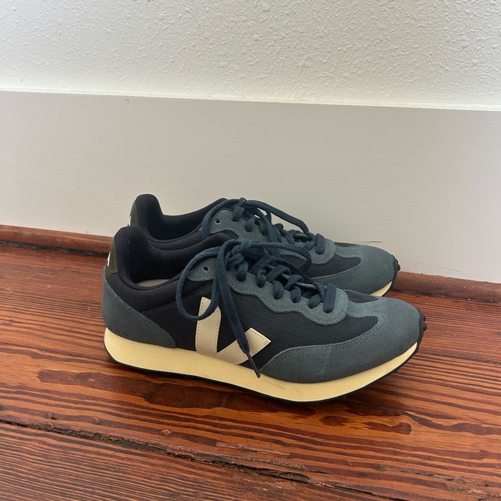 NWOT VEJA RIO BRANCO RIPSTOP NAUTICO PIERRE SZ 41